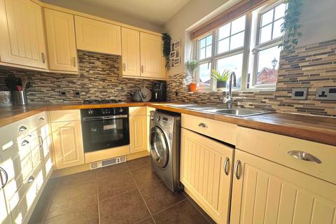 3 bedroom semi-detached house for sale, French`s Gate, Dunstable LU6