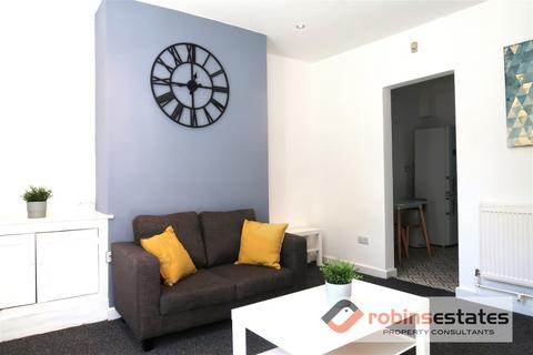 2 bedroom end of terrace house to rent, Bastion Street, Nottingham, NG7 3FD