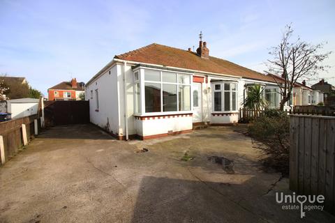 2 bedroom bungalow for sale, Rossendale Avenue North,  Thornton-Cleveleys, FY5