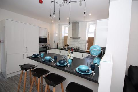 8 bedroom house share to rent, Highfield Road, Salford,