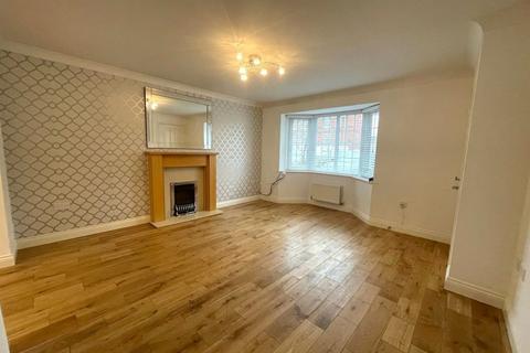 4 bedroom detached house to rent, Westbourne Close, Springview