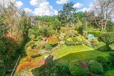 22a Woodcote Valley Road, Purley, CR8 3AJ