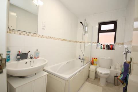 2 bedroom flat for sale - Oriental Road, Woking GU22