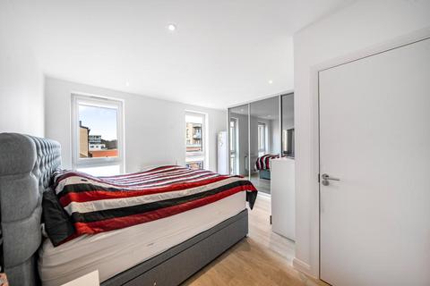 3 bedroom flat for sale - Edgware,  Middlesex,  HA8