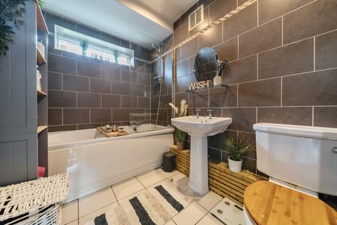62 Dib Lane, Leeds, LS8 3HF