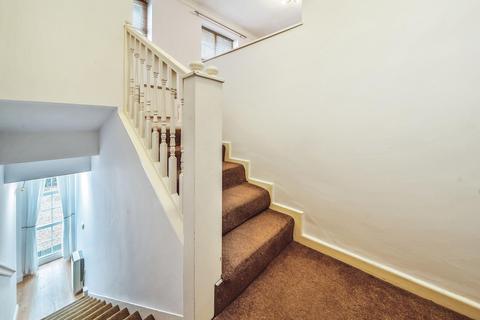 2 bedroom flat for sale, Syke House, New Road, Leeds LS19