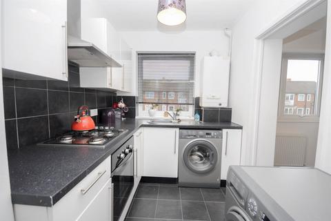 2 bedroom apartment to rent, Craster Square, Gosforth