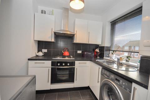 2 bedroom apartment to rent, Craster Square, Gosforth