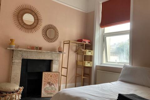 2 bedroom apartment to rent - Roundhill Crescent, Brighton BN2