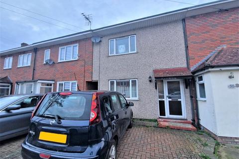 1 bedroom in a house share to rent, Burrow Road, Chigwell, Essex. IG7 4HB