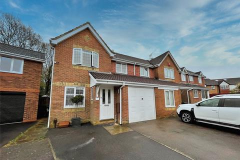 3 bedroom semi-detached house for sale, Angell Close, Maidenbower, Crawley, West Sussex, RH10