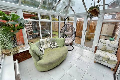 2 Angell Close, Maidenbower, Crawley, RH10 7NG