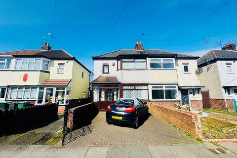 3 bedroom semi-detached house for sale, Walsall Road, West Bromwich, B71