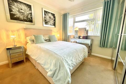 2 bedroom bungalow for sale, Hopkins Drive, West Bromwich, B71