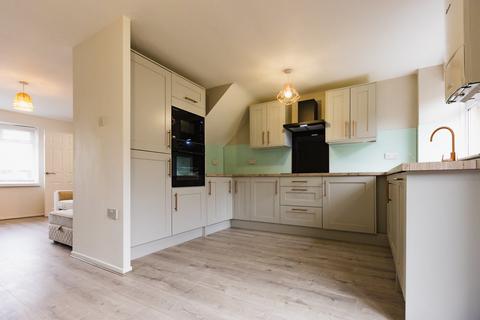 16 Burghley Drive, West Bromwich, B71 3LX