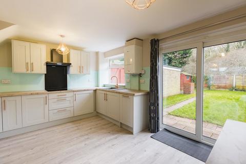16 Burghley Drive, West Bromwich, B71 3LX