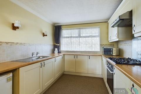 16 The Beeches, Tilbury, RM18 8ED