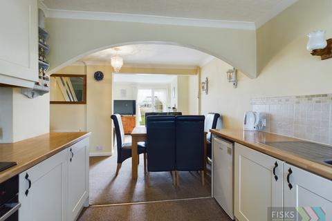 16 The Beeches, Tilbury, RM18 8ED