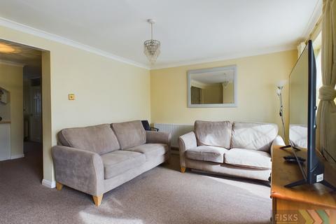 16 The Beeches, Tilbury, RM18 8ED