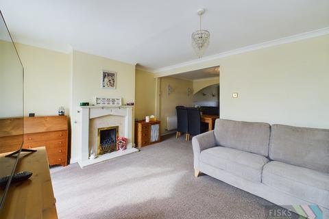 16 The Beeches, Tilbury, RM18 8ED