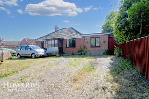 3 bedroom detached bungalow for sale, Private Road, Ormesby