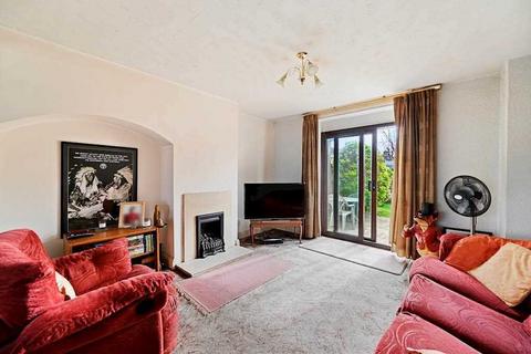 3 bedroom end of terrace house for sale - Woodward Road, Dagenham, Essex