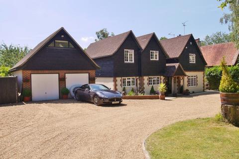 6 bedroom detached house to rent, Forest Grange, Horsham, RH13