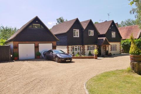 6 bedroom detached house to rent - Forest Grange, Horsham, RH13