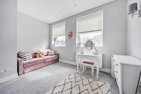 33d Park Road, Bushey, WD23 3EE