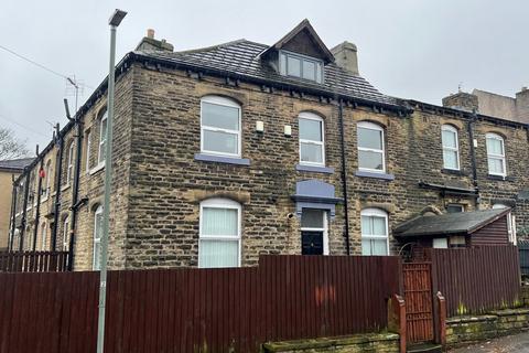 5 bedroom end of terrace house for sale, Yews Mount, Huddersfield HD1
