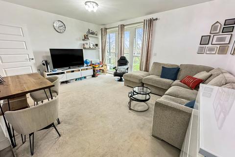 1 bedroom flat for sale, Hunting Place, Hounslow TW5