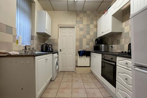 2 bedroom ground floor flat for sale, Gosforth Terrace, Gateshead, Tyne and Wear, NE10 0RA