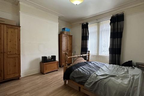 2 bedroom ground floor flat for sale, Gosforth Terrace, Gateshead, Tyne and Wear, NE10 0RA