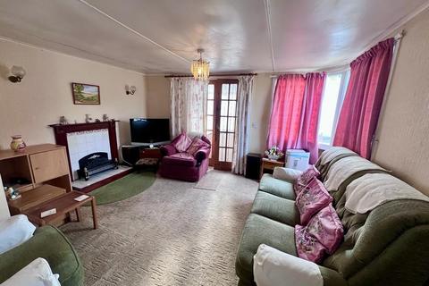3 bedroom chalet for sale - Woodland Park, Swansea SA5