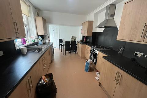 5 bedroom house share to rent, Glanmor Road, Swansea SA2