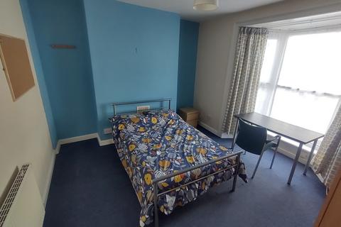 5 bedroom house share to rent - Rhyddings Park Road, Swansea SA2