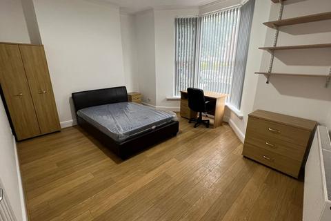 5 bedroom house share to rent - Glanbrydan Avenue, Swansea SA2