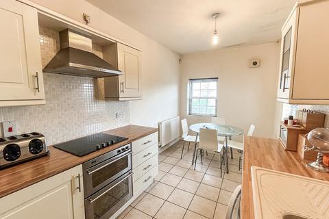 2 bedroom flat for sale, Hallam Fields Road, Birstall LE4