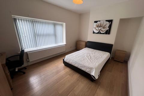 4 bedroom house share to rent, St Helens Avenue, Swansea SA1
