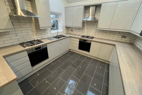 8 bedroom property to rent, Bryn Road, Swansea SA2