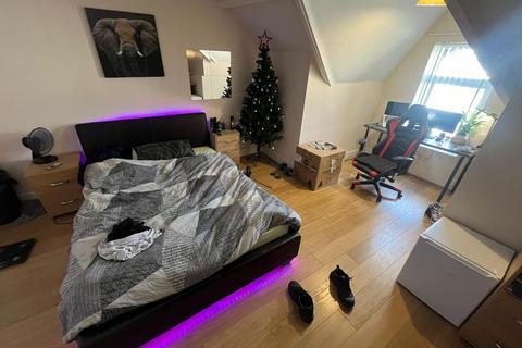 6 bedroom house share to rent, St Helens Avenue, Swansea SA1