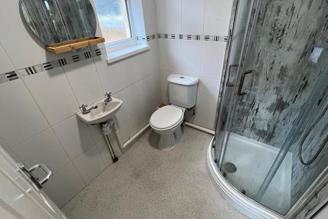 4 bedroom house share to rent - King Edwards Road SA1