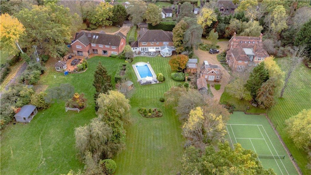 Eversley, Hook RG27 5 bed detached house for sale £1,850,000