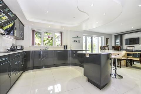 Monterey Lower Common, Eversley, Hook, RG27 0QU
