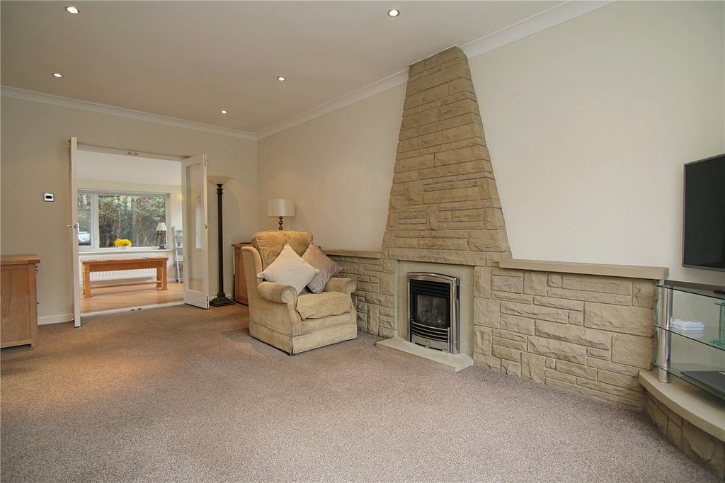 Wyke Bottoms, Oakenshaw, Bradford, BD12 2 bed bungalow for sale £210,000