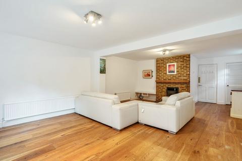 17a Elm Road, Warlingham, CR6 9NB