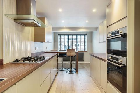 17a Elm Road, Warlingham, CR6 9NB