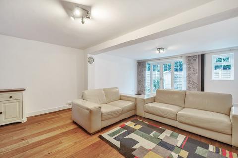 17a Elm Road, Warlingham, CR6 9NB
