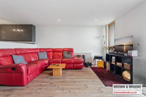 2 bedroom flat to rent - Longshore, London SE8