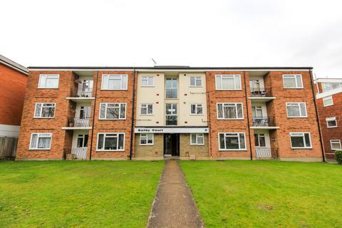 2 bedroom flat to rent - Bailey Court, Castle Avenue, Highams Park, E4